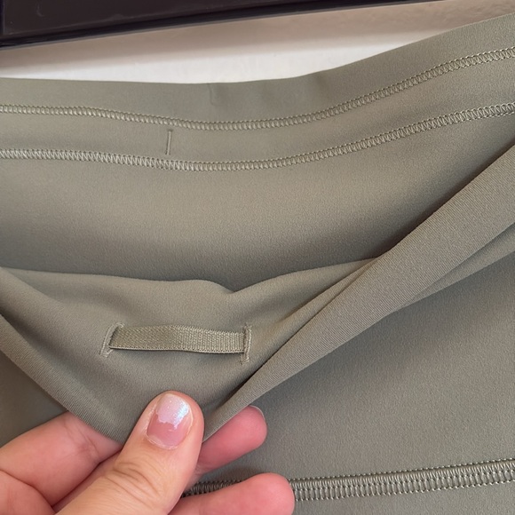 Green LuLu Leggings - Picture 2 of 3